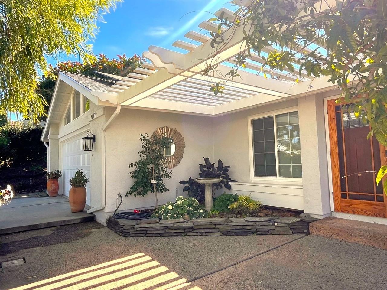 2707 Socorro Ln - Photo 6 of 50