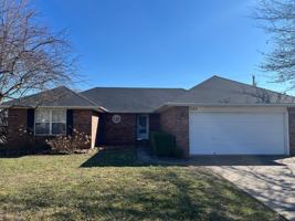 featured image of 204 W Gate Ln