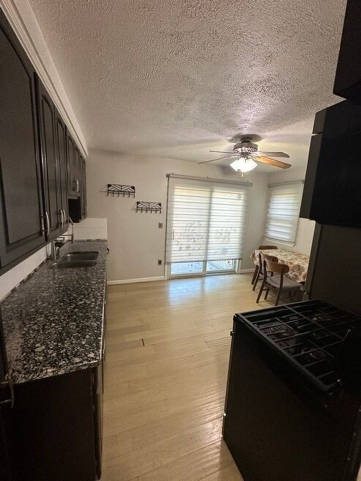 972 Cardwell St - Photo 5 of 12