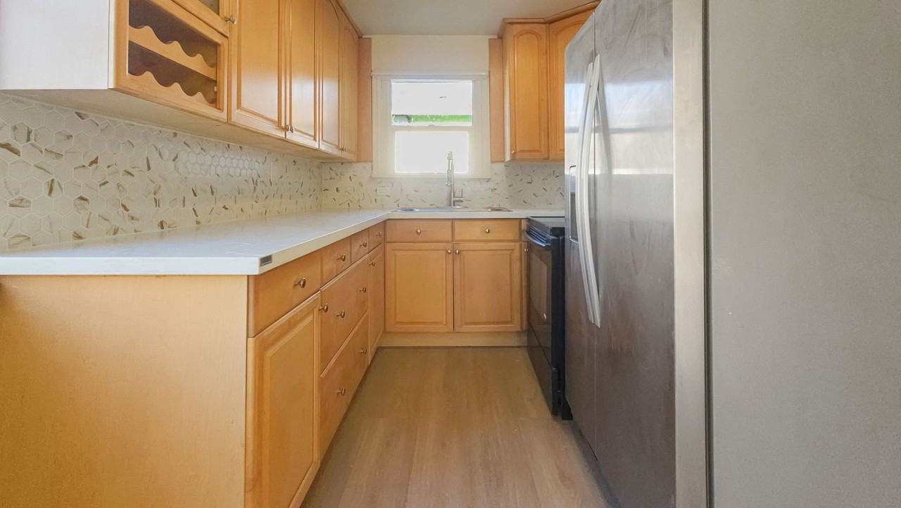 7608 39th Ave Sw - Photo 7 of 16