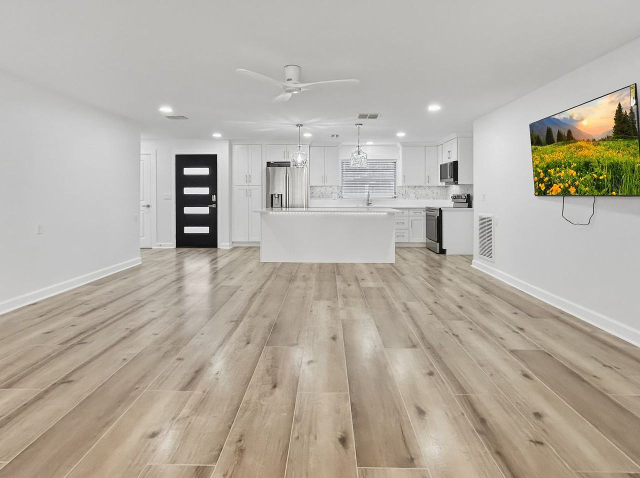 349 La Hacienda Dr - Photo 4 of 21