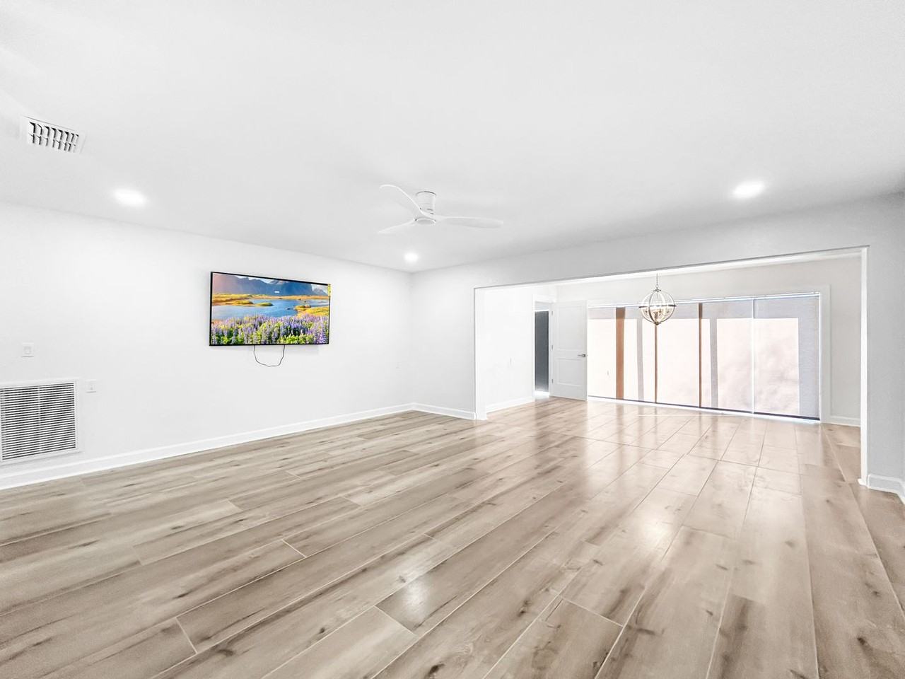 349 La Hacienda Dr - Photo 5 of 21