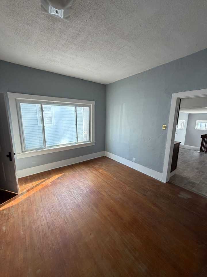 1504 Phillips Ave - Photo 2 of 8
