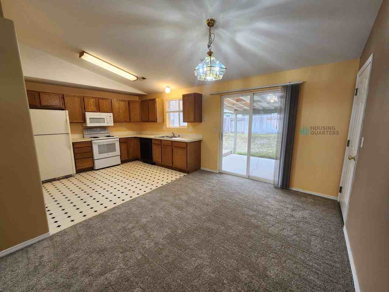 12411 W 11th Ave - Photo 3 of 18