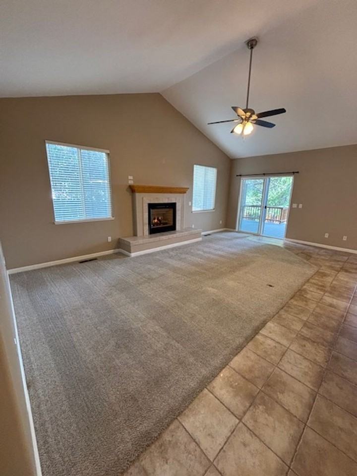 11212 Mountain View Ct - Photo 3 of 26