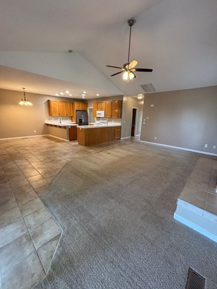 11212 Mountain View Ct - Photo 4 of 26