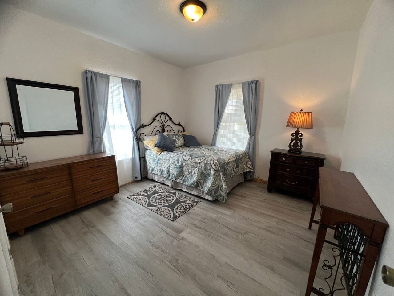 1221 Delaware St - Photo 7 of 14