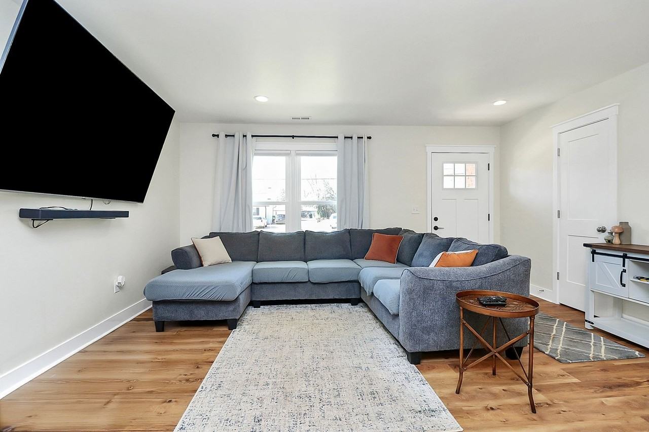 6439 Montpelier Rd - Photo 3 of 16