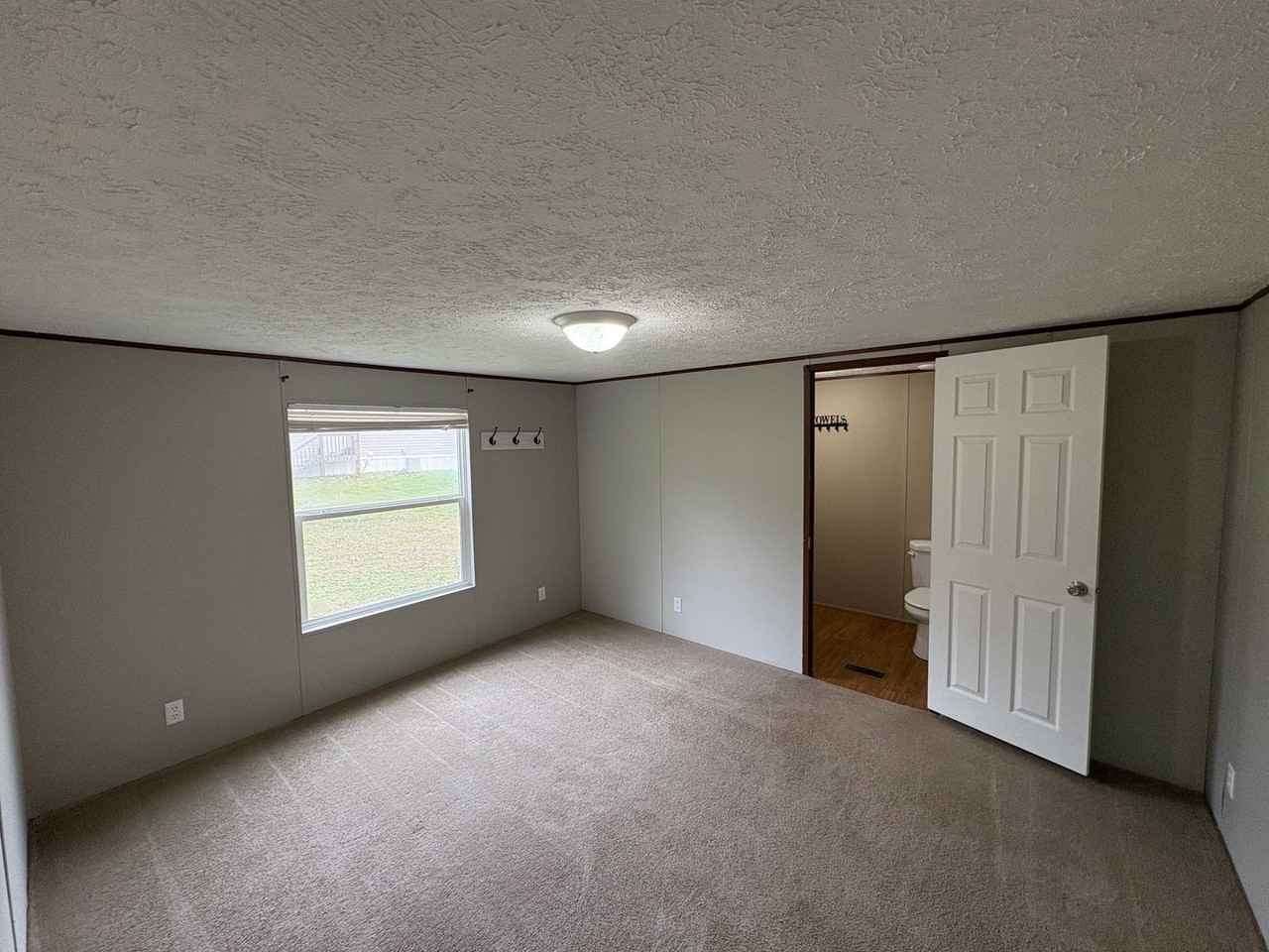 60 Henderson Rd - Photo 7 of 14