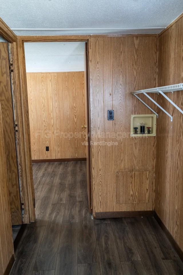 805 Hillvale Rd - Photo 7 of 11