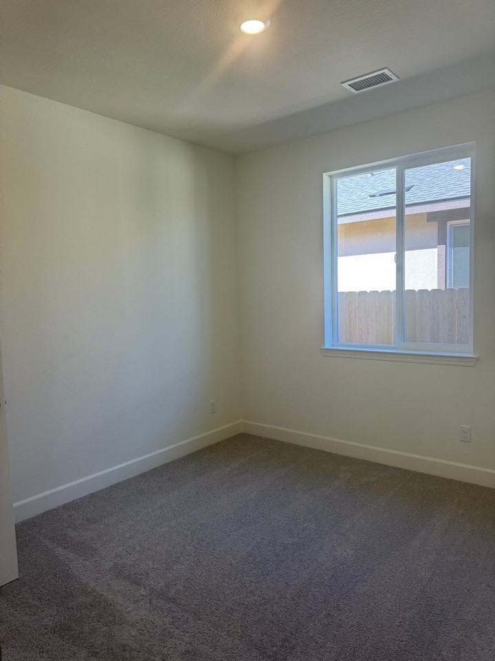 949 Nelle Dr - Photo 7 of 19