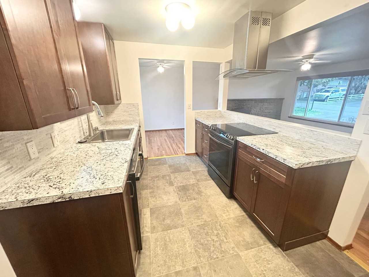 5514 S Avon St - Photo 4 of 15