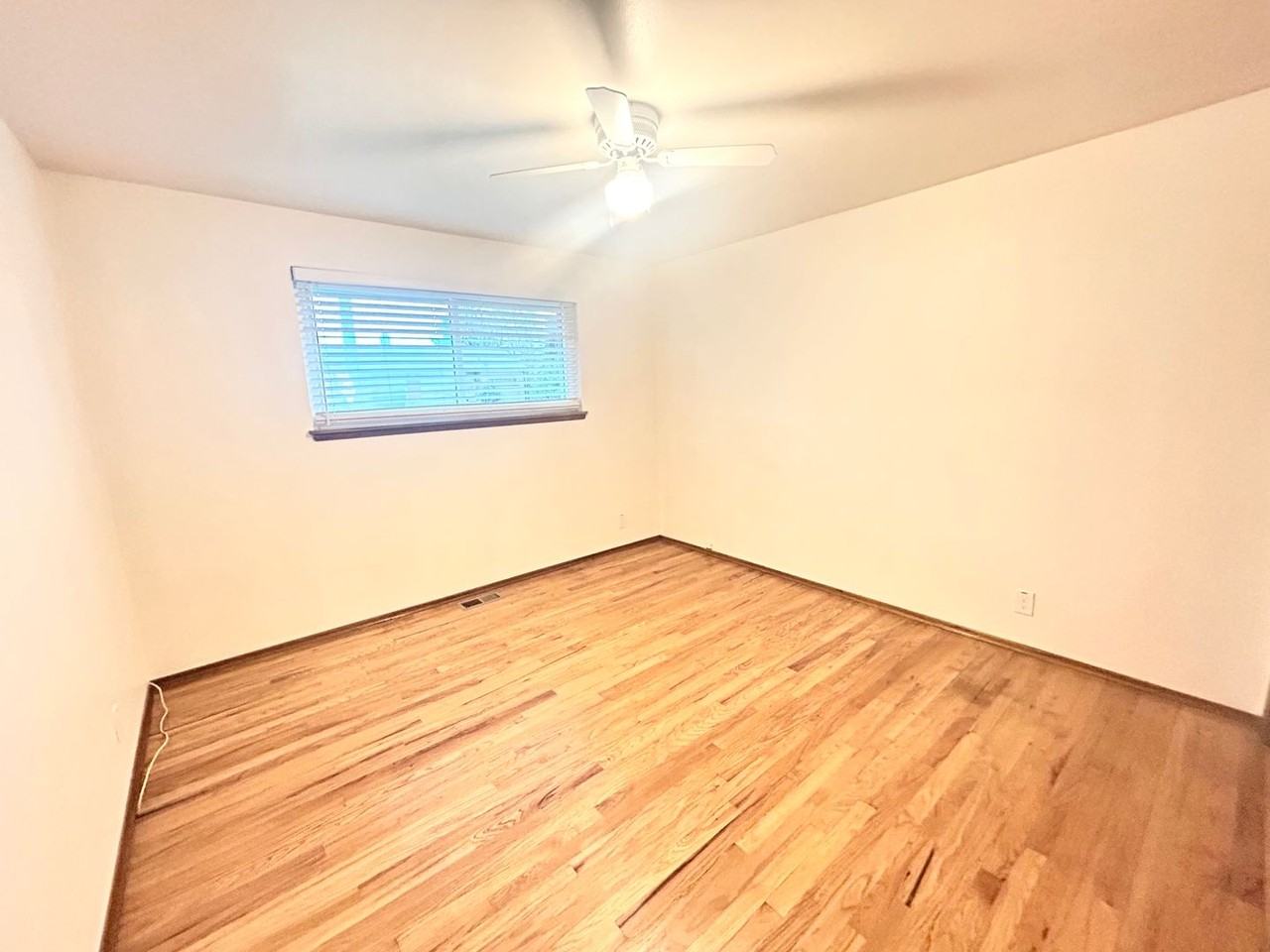 5514 S Avon St - Photo 7 of 15