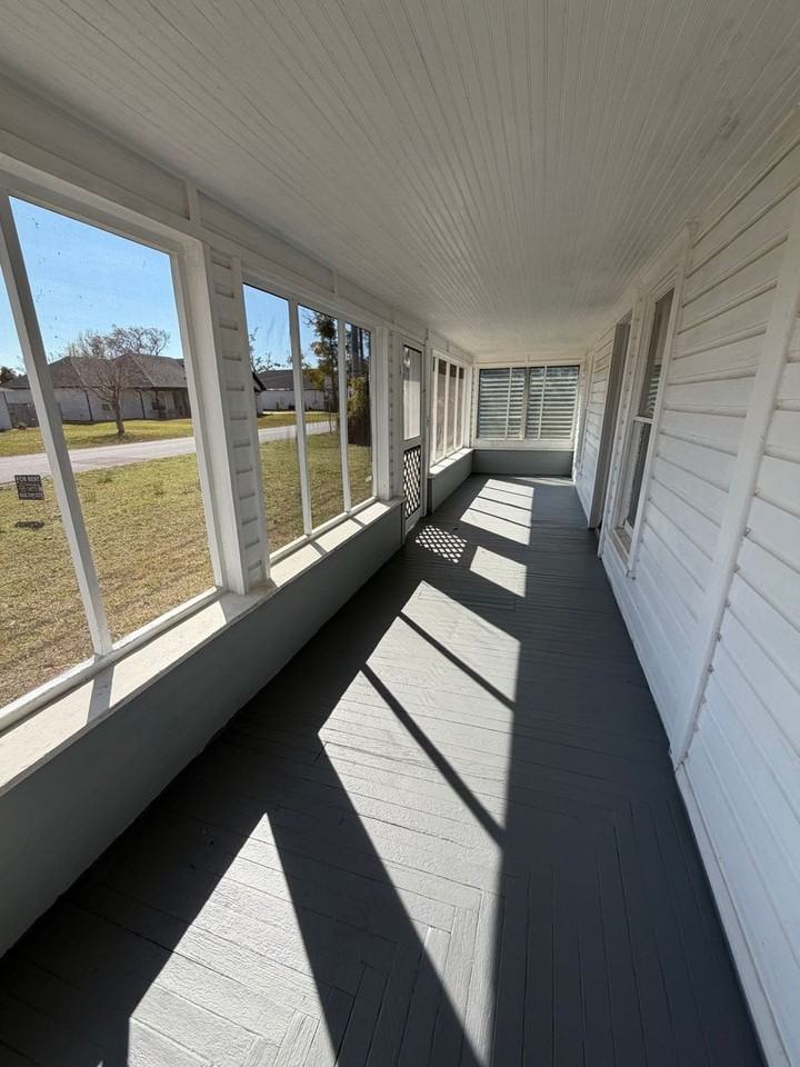 1002 Indiana Ave - Photo 2 of 27