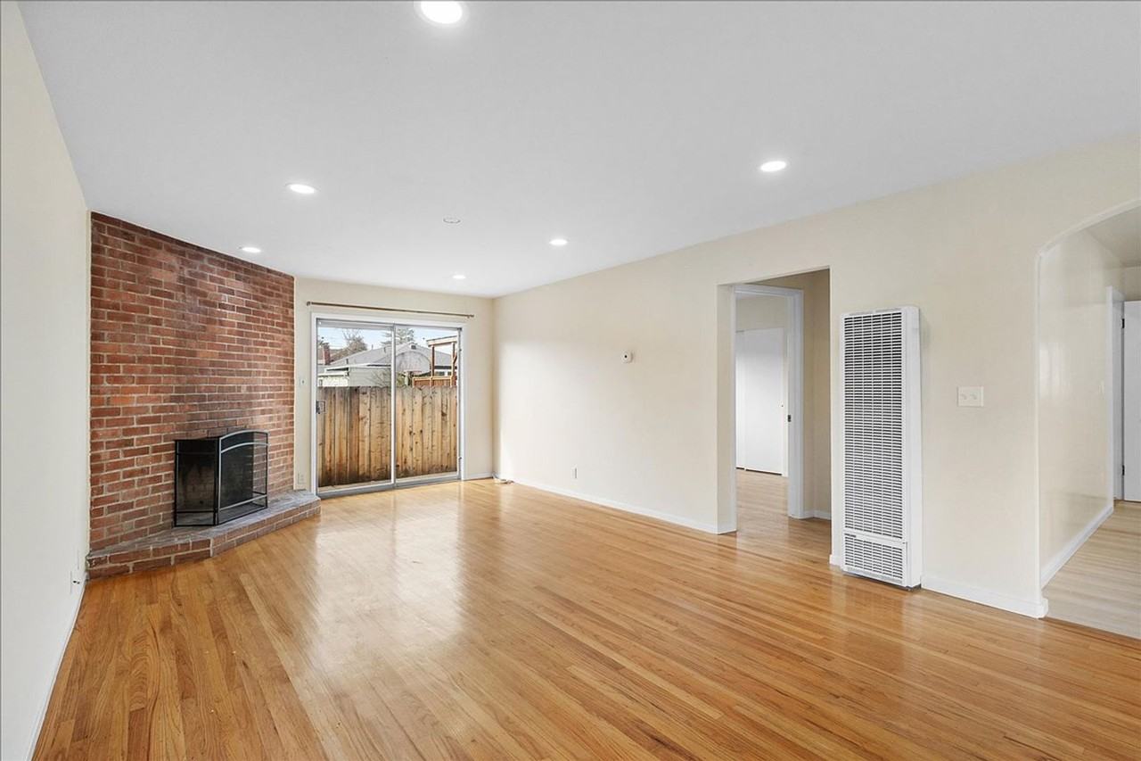 2208 Buena Vista Ave - Photo 2 of 19