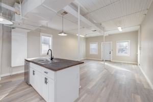 featured image of 315 W Division St