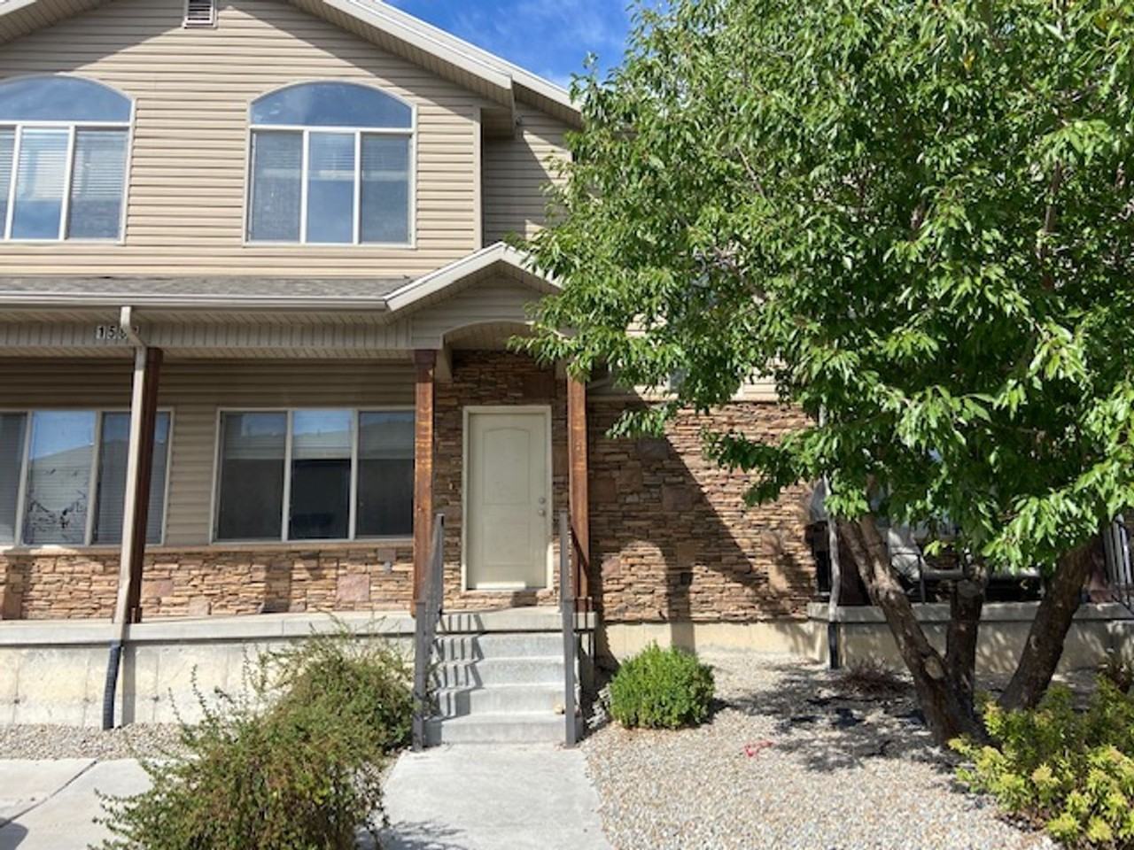 1582 W 300 S - Photo 2 of 22