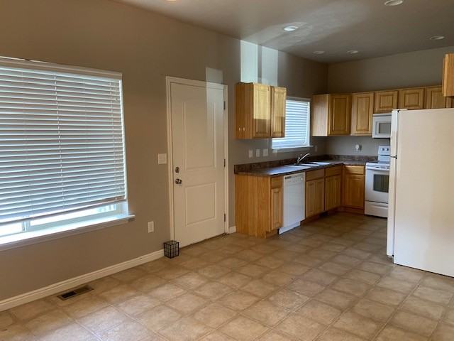 1582 W 300 S - Photo 5 of 22