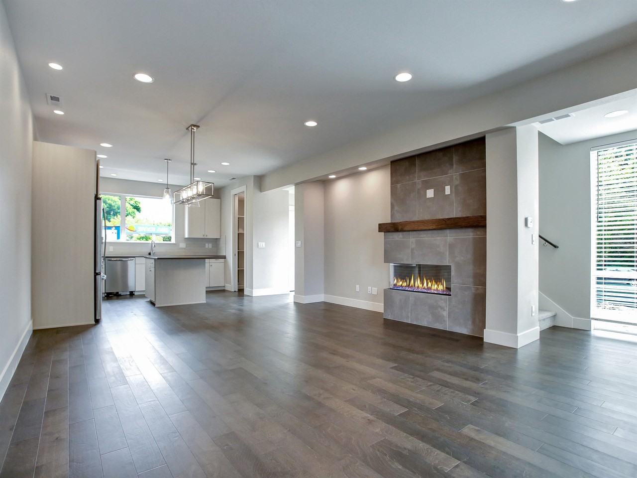 1711 Se Ramona St - Photo 4 of 17