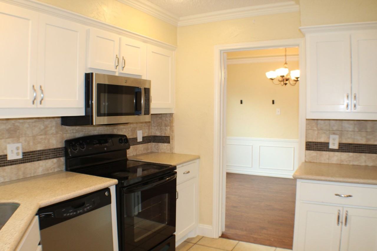 7838 Williams Ave - Photo 2 of 26