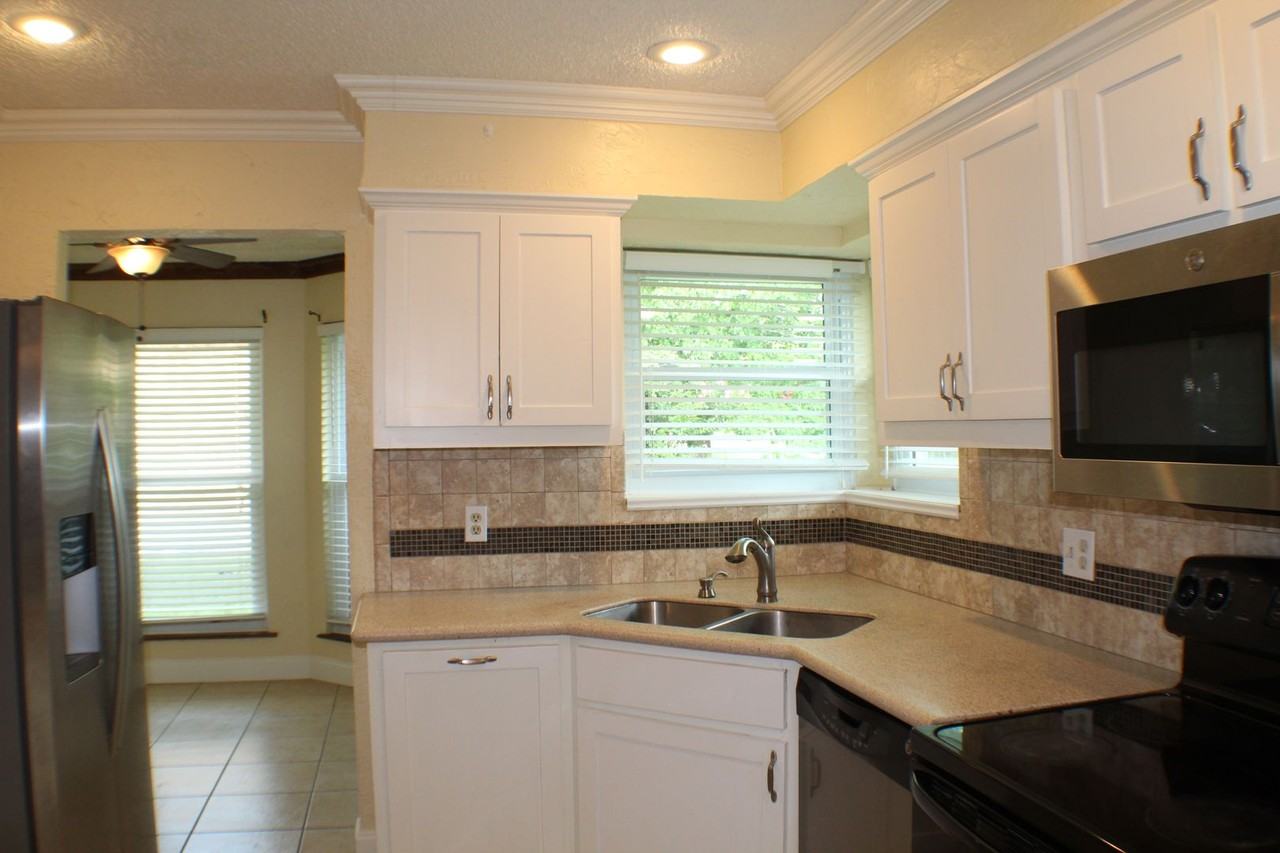 7838 Williams Ave - Photo 3 of 26