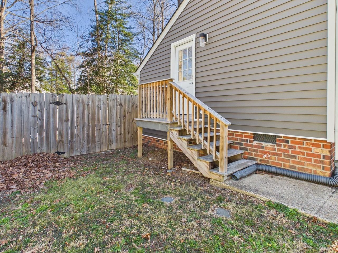 12024 Lockett Ridge Ave - Photo 4 of 45