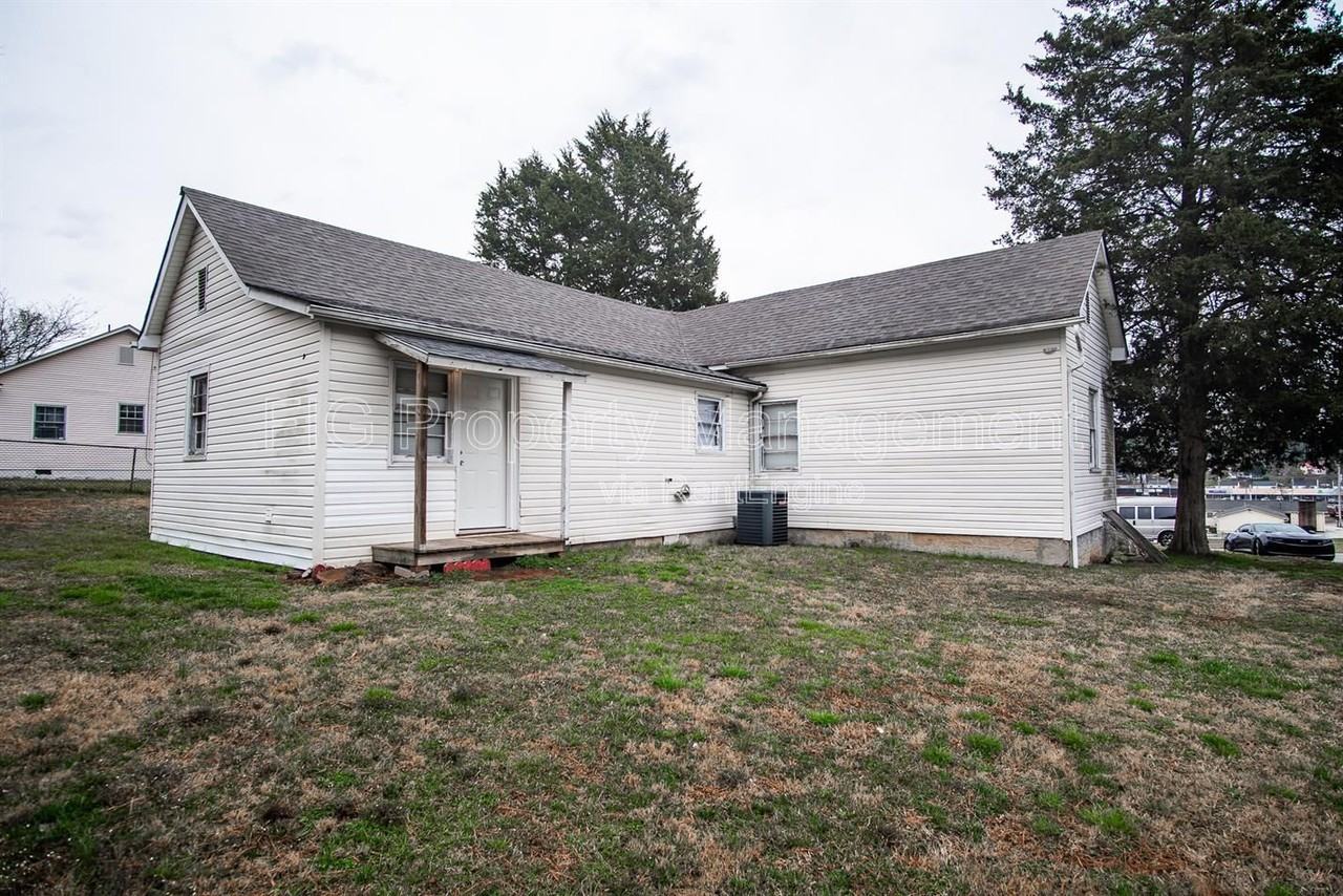 521 N Chamberlain Ave - Photo 3 of 19