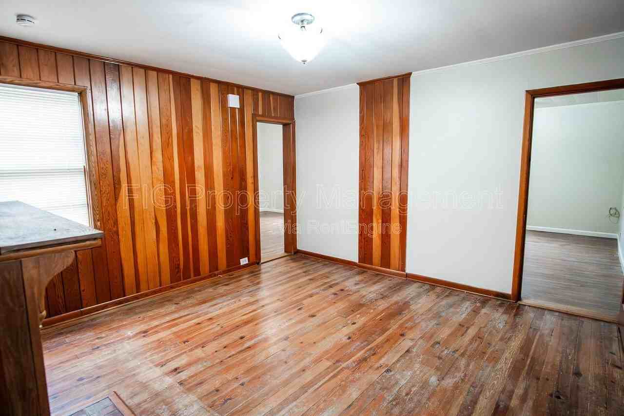 521 N Chamberlain Ave - Photo 4 of 19