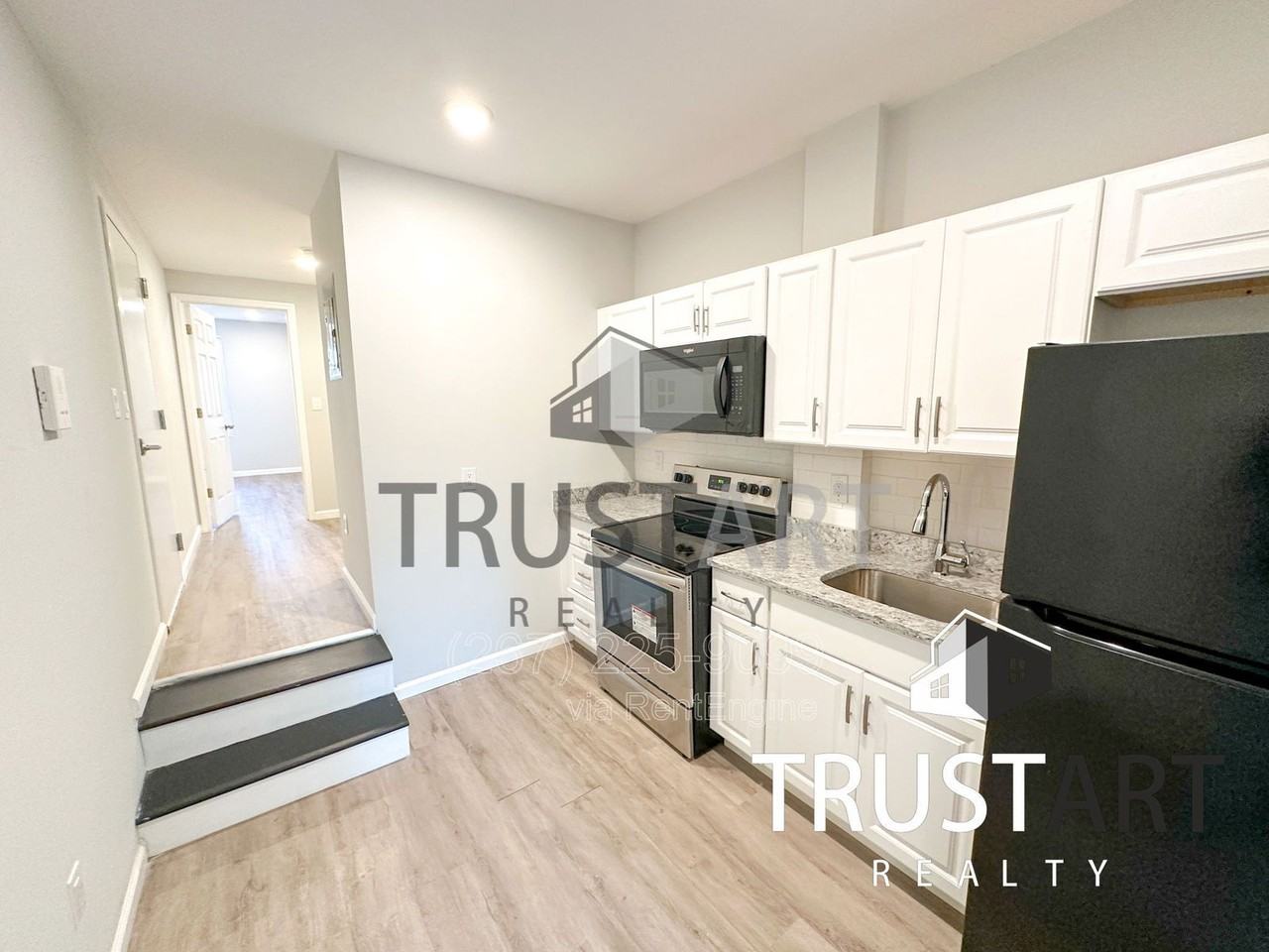 2404 W Thompson St #B - Photo 3 of 22