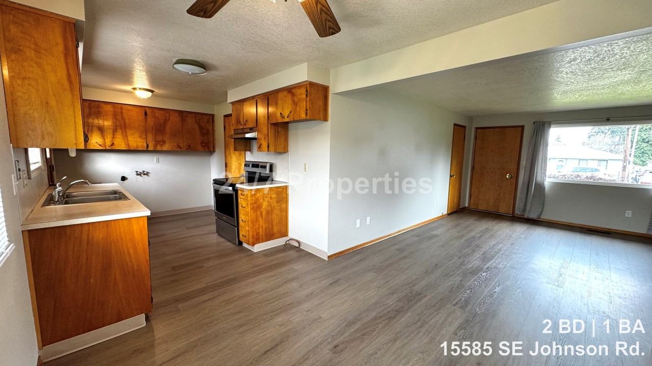15585 Se Johnson Rd - Photo 2 of 12