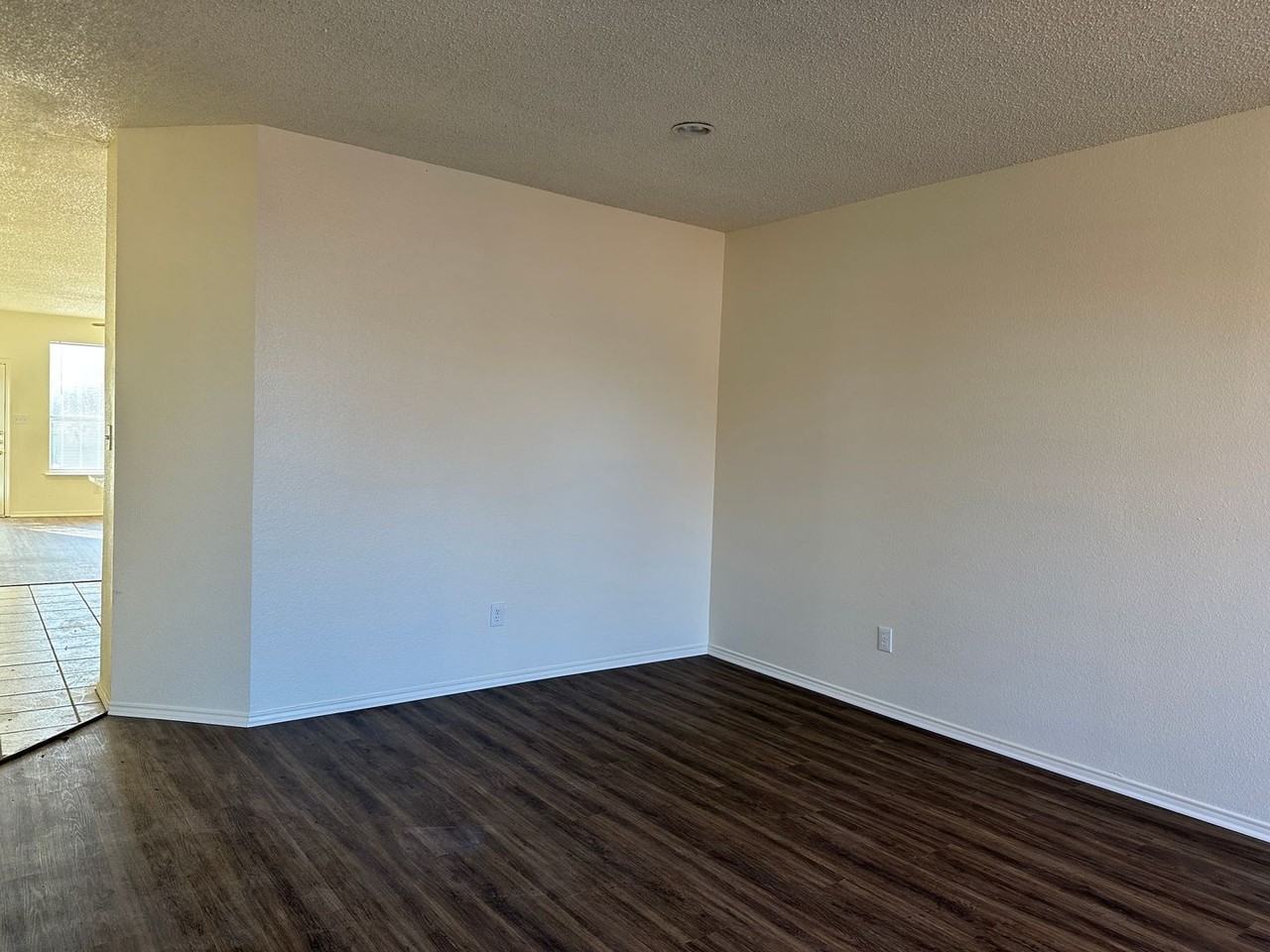 4412 Park Creek Ct - Photo 3 of 21