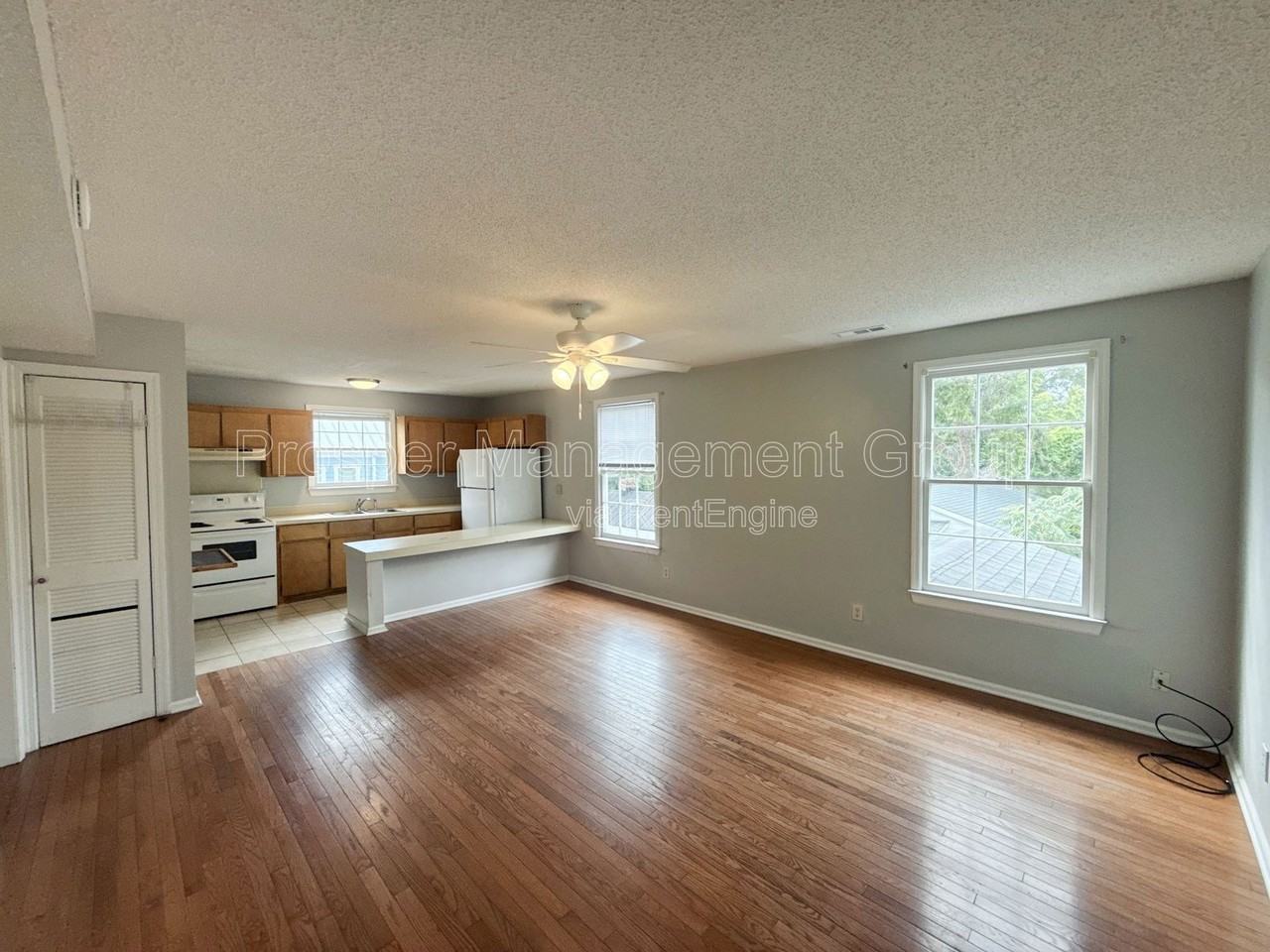 40 Reid St #B - Photo 4 of 19