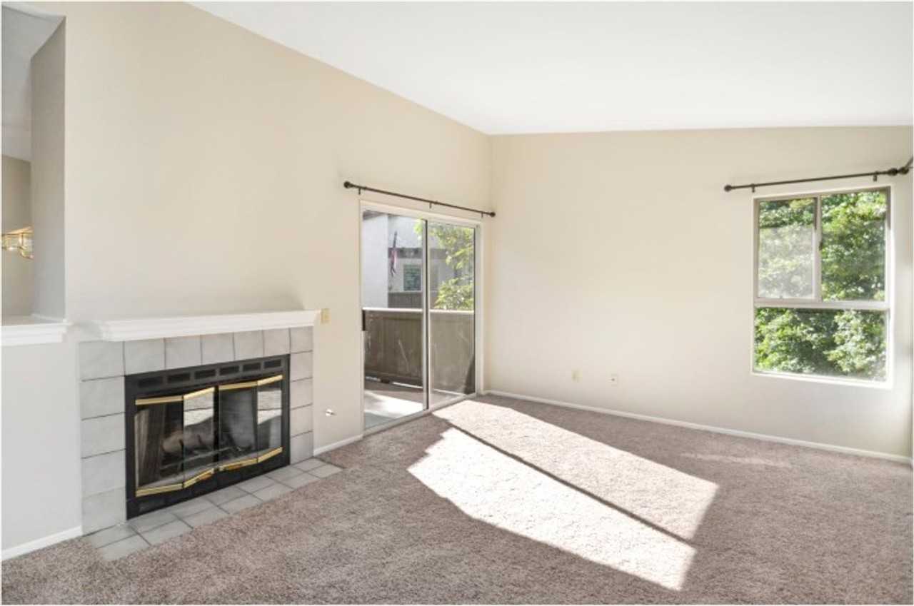 70 Corniche Dr #E - Photo 3 of 19
