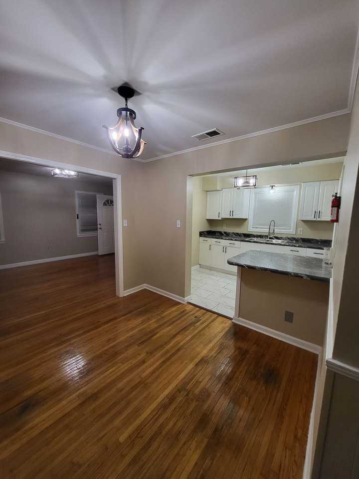 583 Estridge Dr - Photo 2 of 14