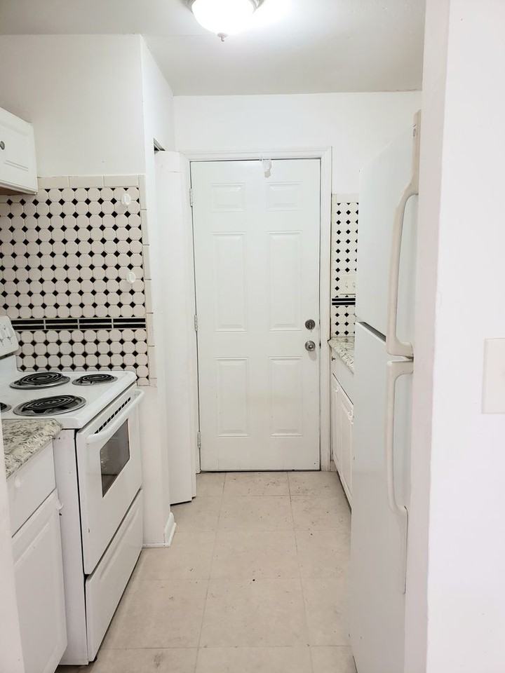 8215 N Klondyke St #A - Photo 2 of 11