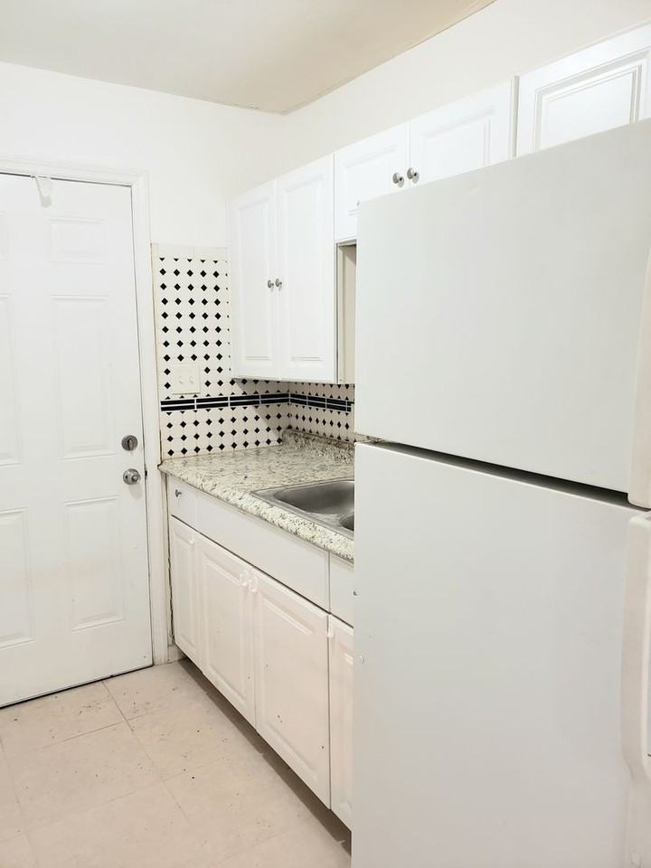 8215 N Klondyke St #A - Photo 4 of 11