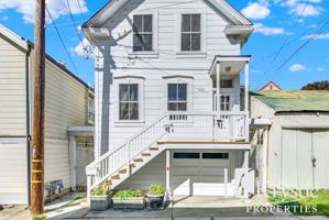 featured image of 520 Indian Aly