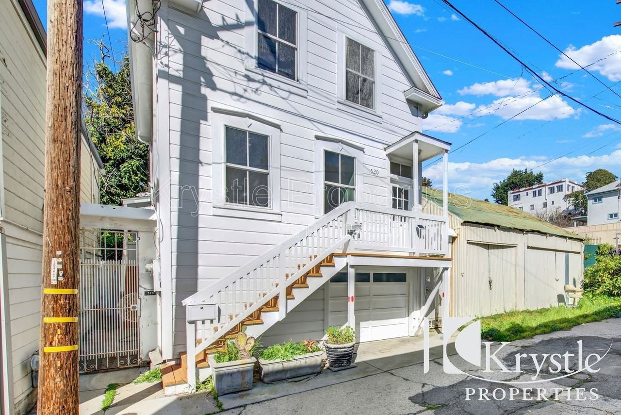 520 Indian Aly - Photo 3 of 22