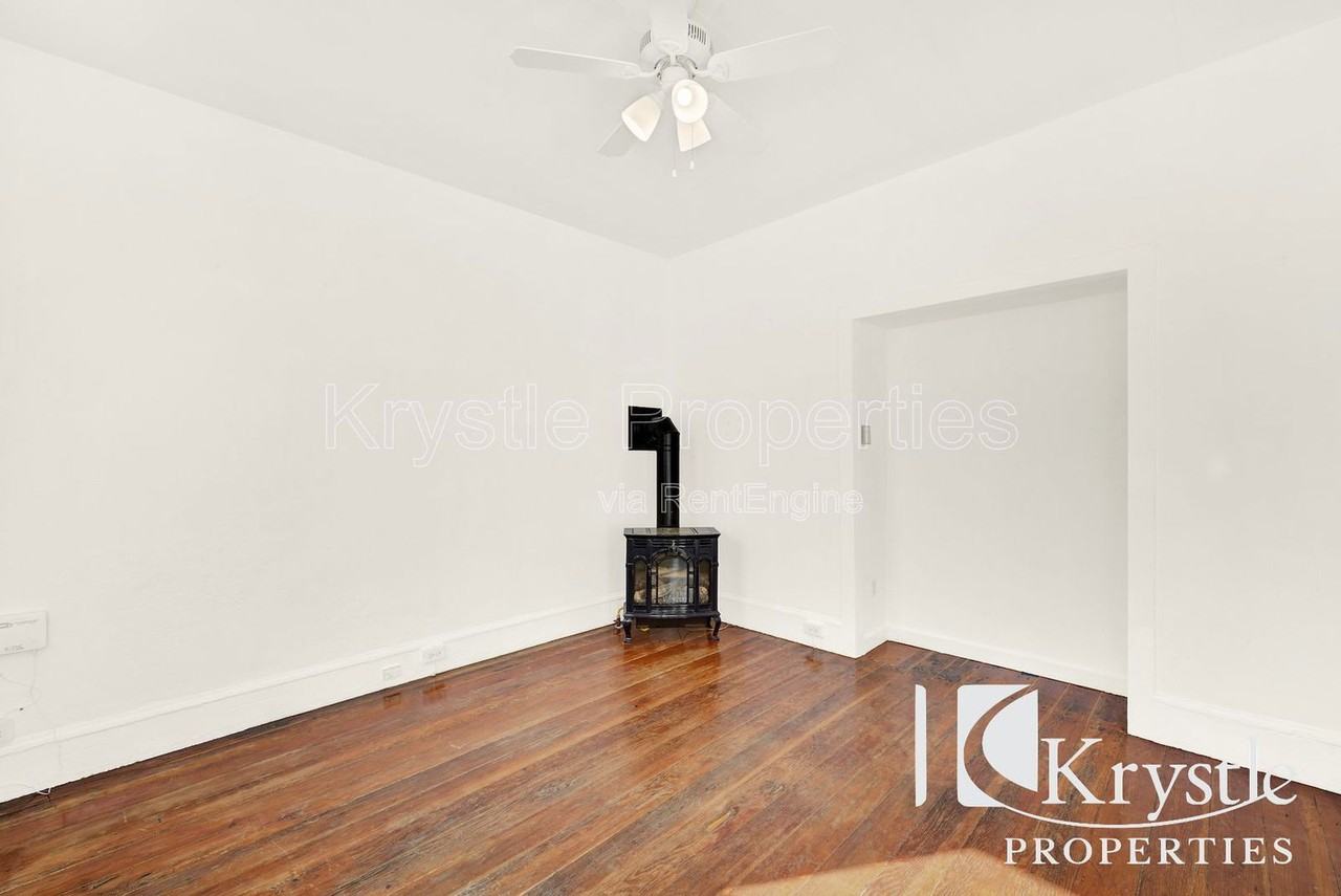 520 Indian Aly - Photo 7 of 22