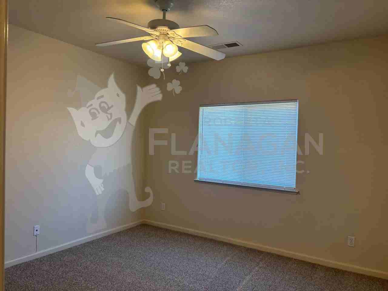 2845 N Mountain Spring Ct - Photo 5 of 7