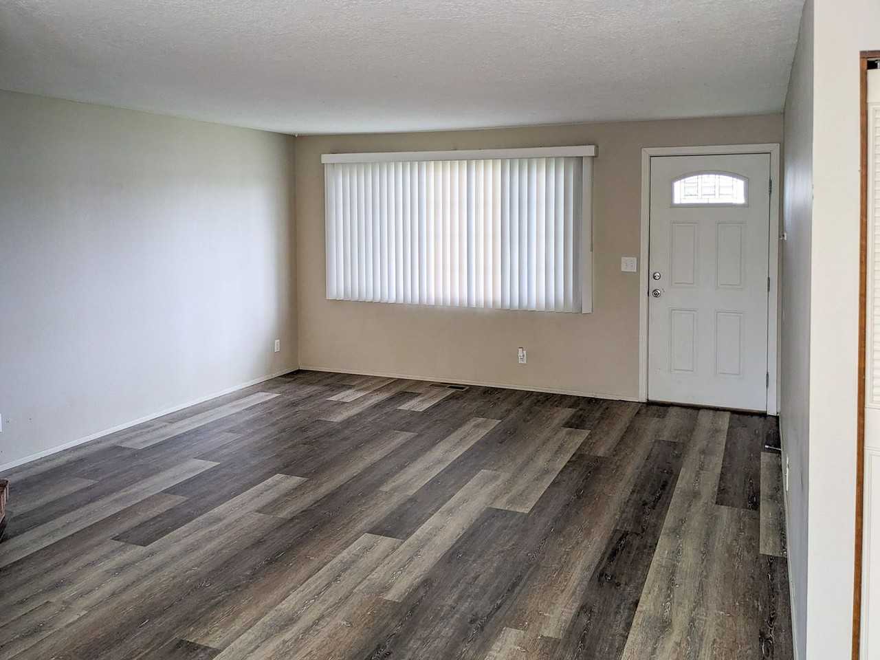 4363 Sylvia Ct Se - Photo 3 of 20