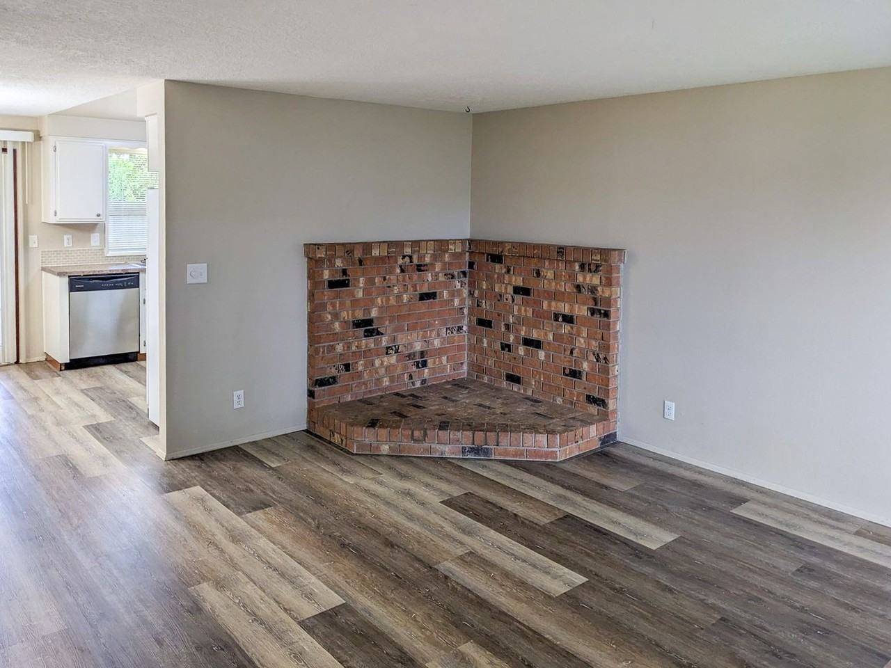 4363 Sylvia Ct Se - Photo 4 of 20