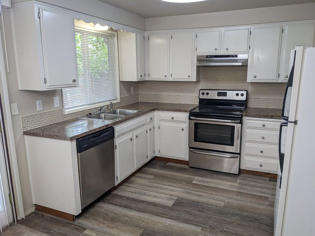 4363 Sylvia Ct Se - Photo 6 of 20