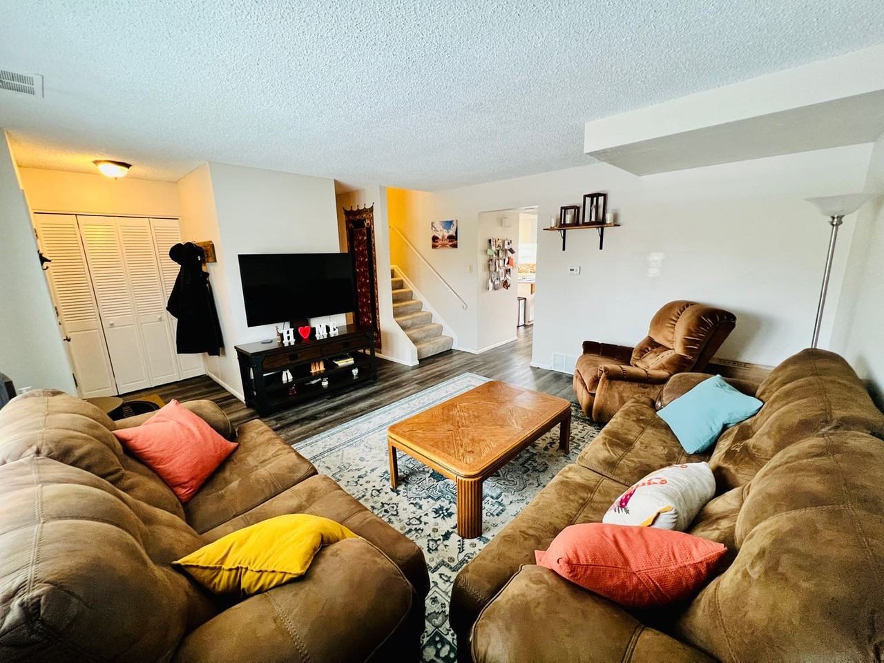 9202 E Lehigh Ave - Photo 3 of 31