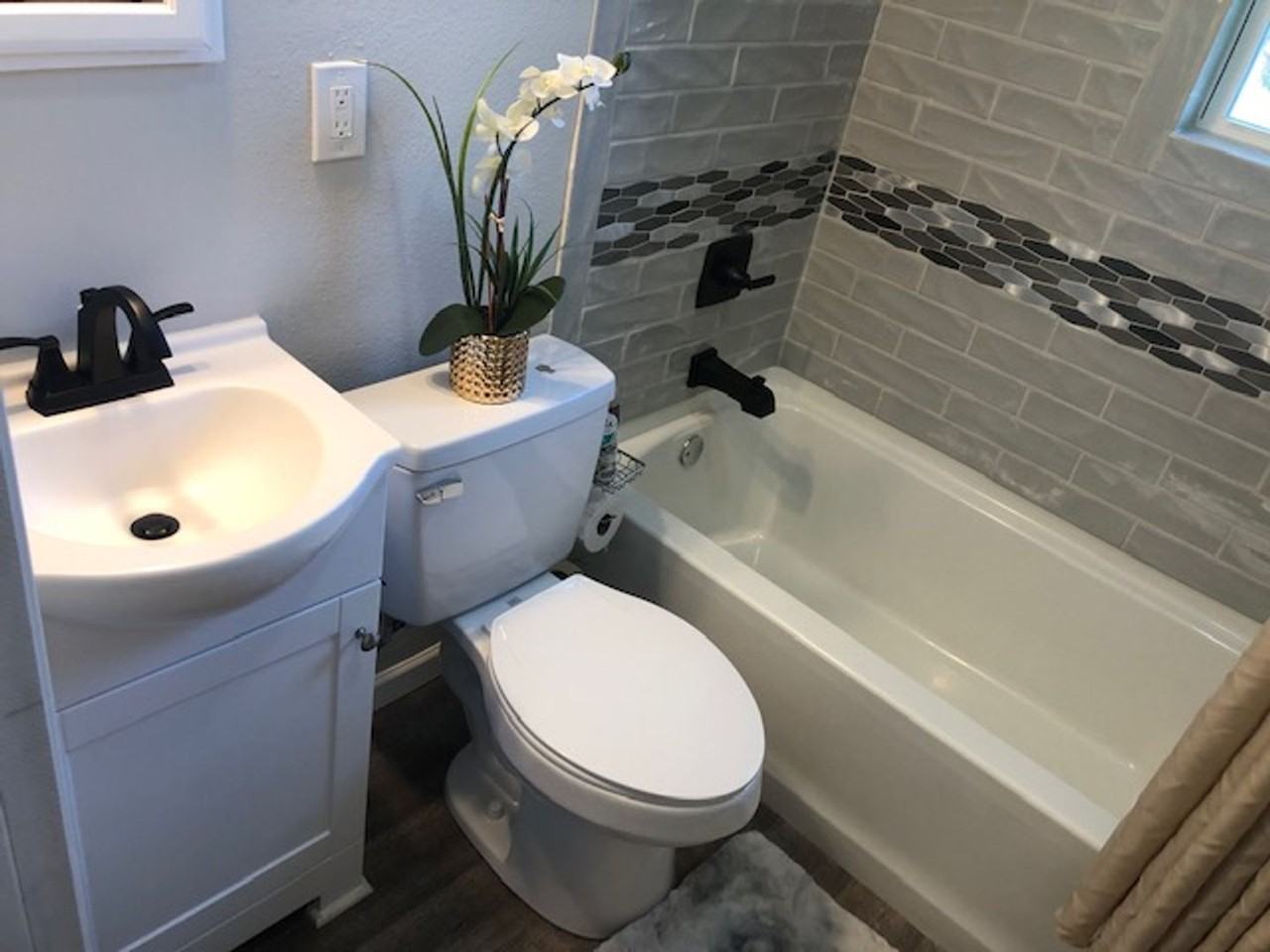 6127 Lexington Ave - Photo 6 of 15