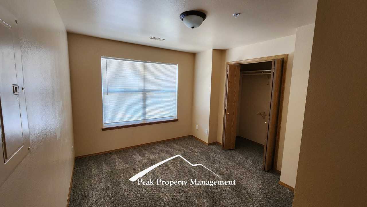 219 Ascent Ct #B - Photo 5 of 11