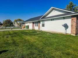 featured image of 129 10th Ave N #129