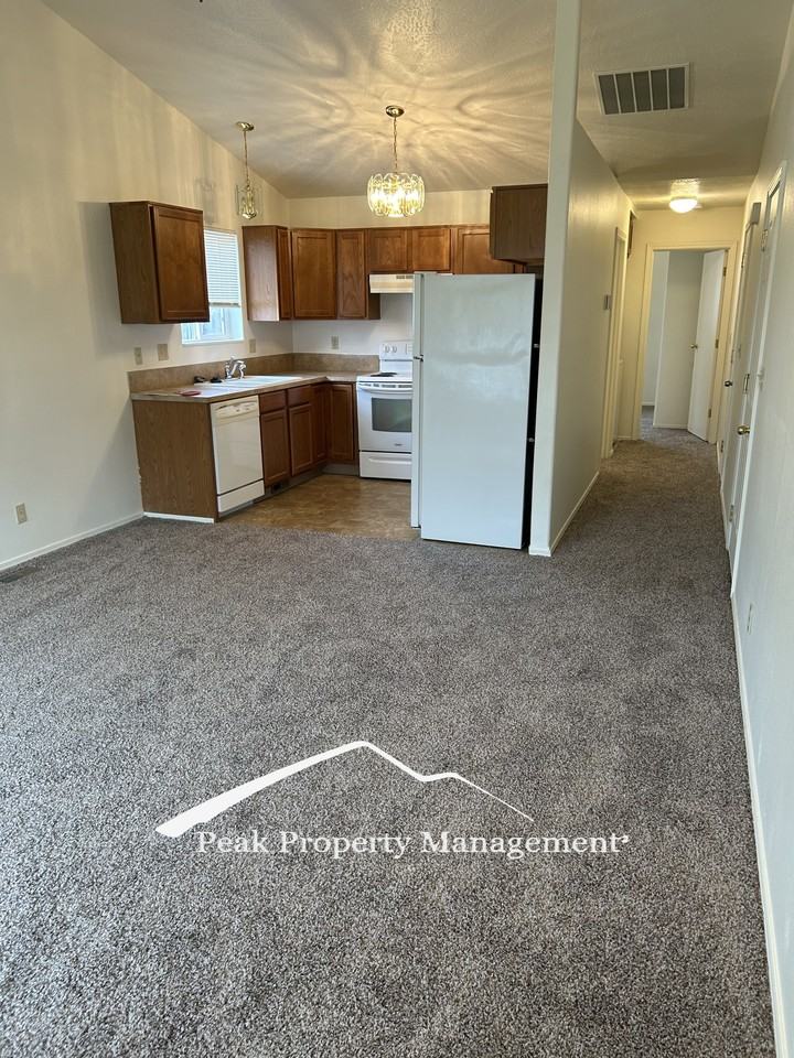 129 10th Ave N #129 - Photo 6 of 8