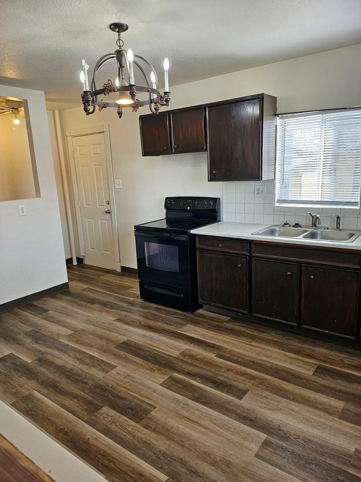 2925 2nd Ave - Photo 5 of 14