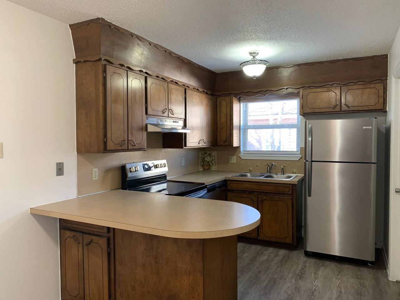 524 Merrill Dr - Photo 7 of 19